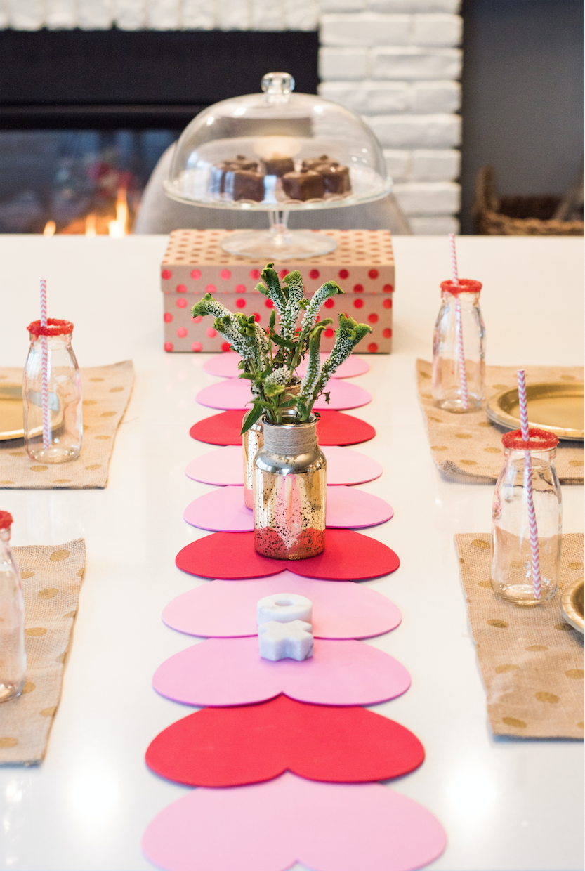 Easy valentine decorations, Valentine table decorations, Valentines day  dinner