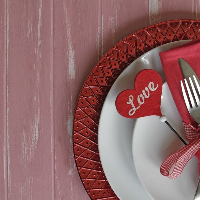60 Best Valentine\'s Day Décor Ideas - DIY Valentine\'s Decorations