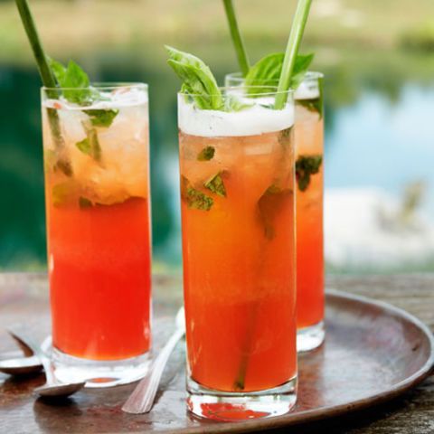 super bowl drinks — strawberry basil bourbon lemonade