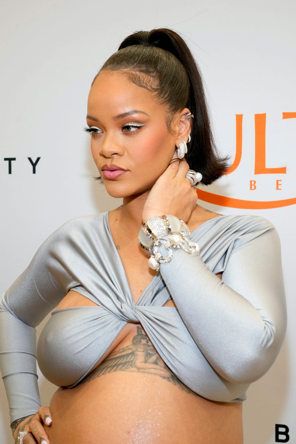 Rihanna's Hot Pink Glam Is the Perfect Valentine's Day Look