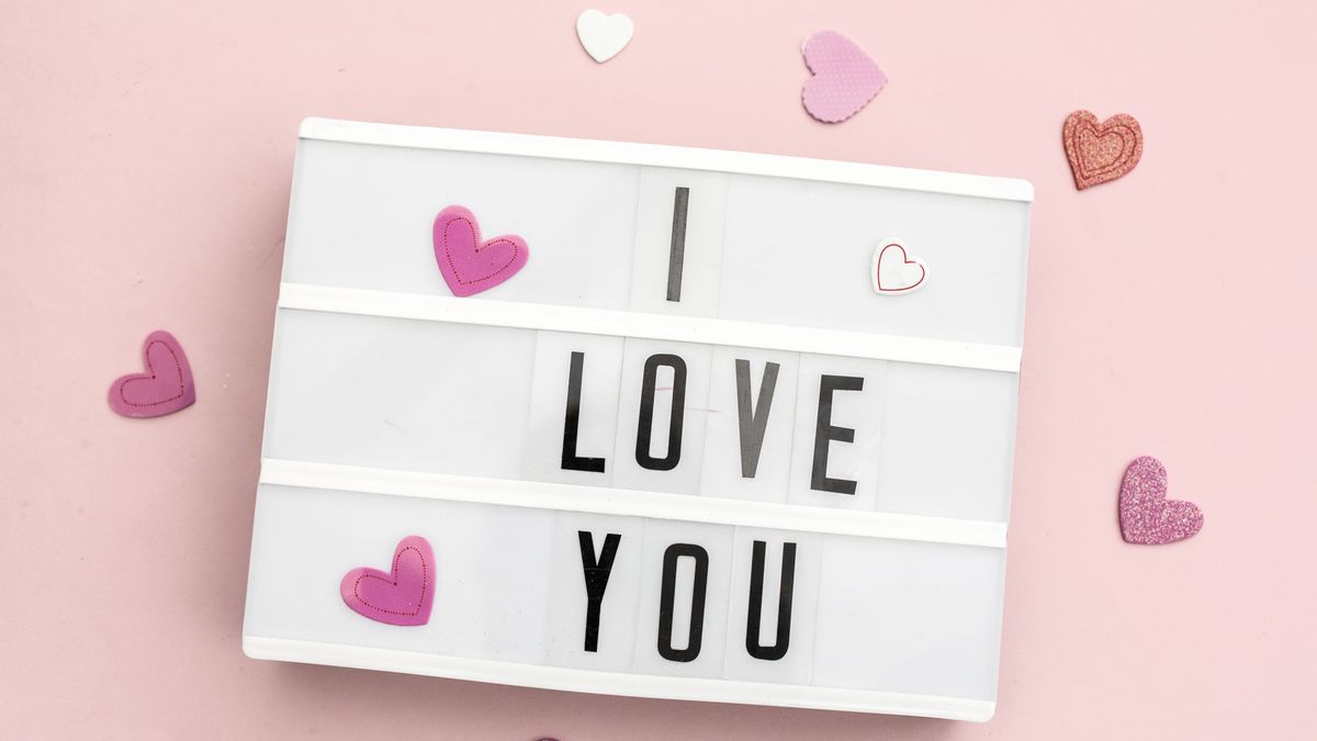 What to write in a Valentine's day card? 75 message ideas