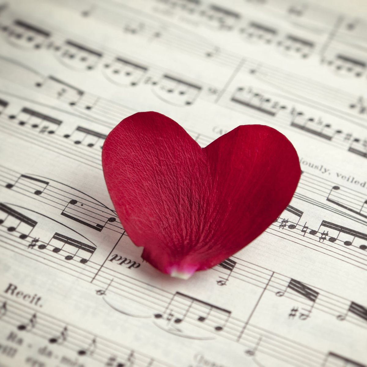 39 Best Classic Valentine's Day Songs of All Time - Top Romantic Valentine  Song Lyrics