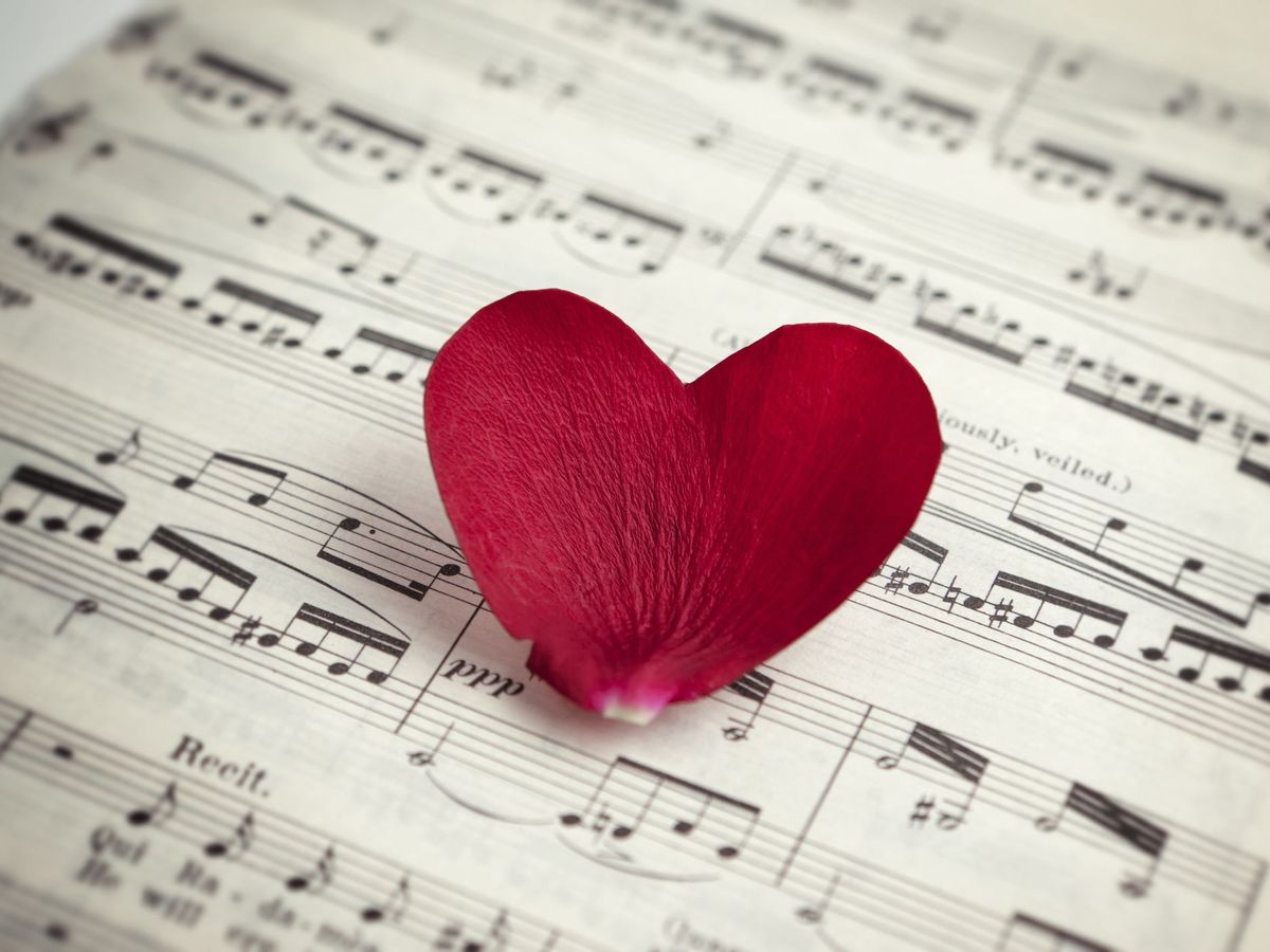 39 Best Classic Valentine's Day Songs of All Time - Top Romantic