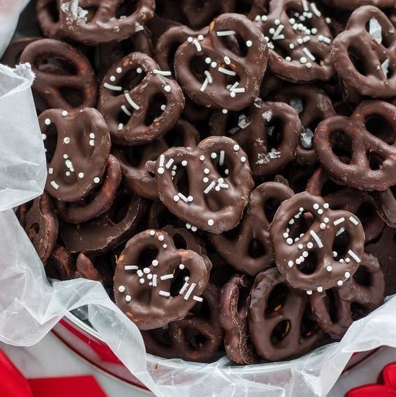 valentines day treats chocolate covered pretzels