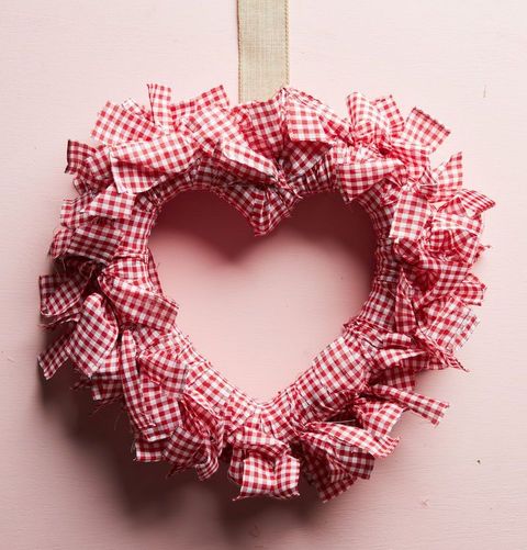gingham heart valentines day wreath