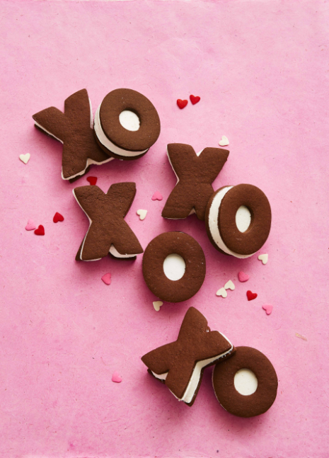 valentine's day desserts chocolate marshmallow sandwich cookies