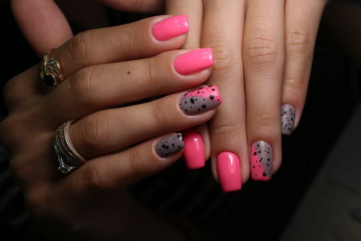 54+ Classy Pink and Black Nails for 2024