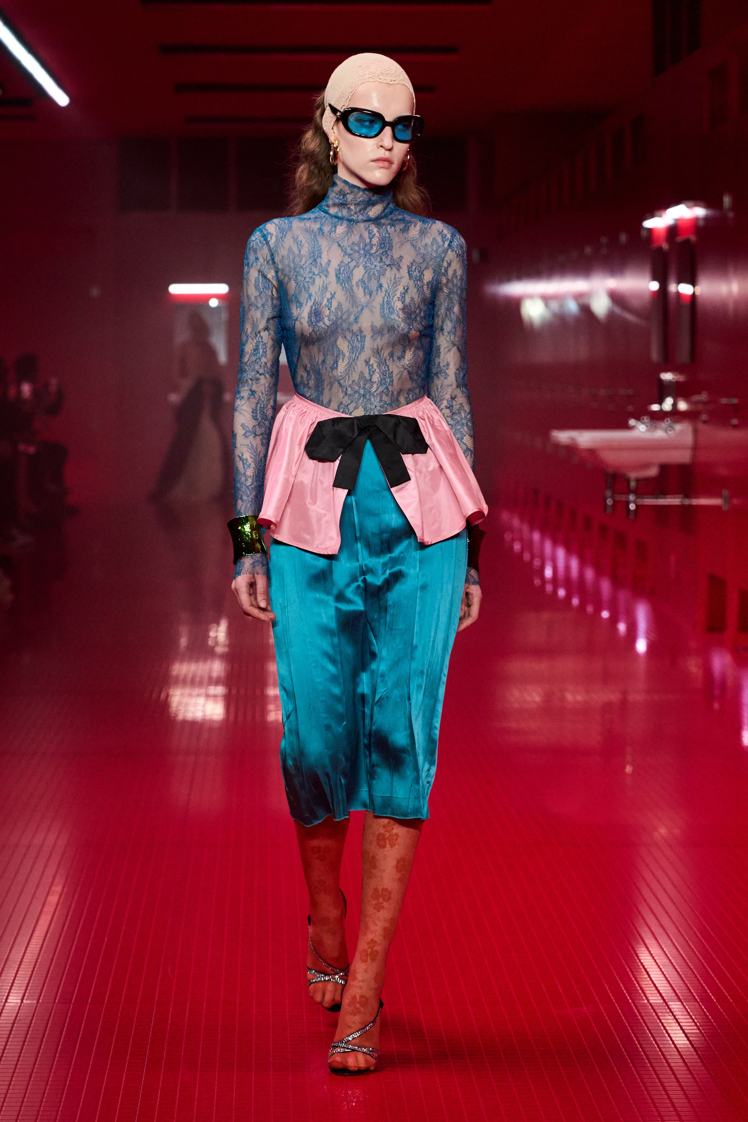 【VALENTINO】バレンティノ 2025-2026aw フーディ ブラック VALENTINO | HOUYHNHNM（フイナム）