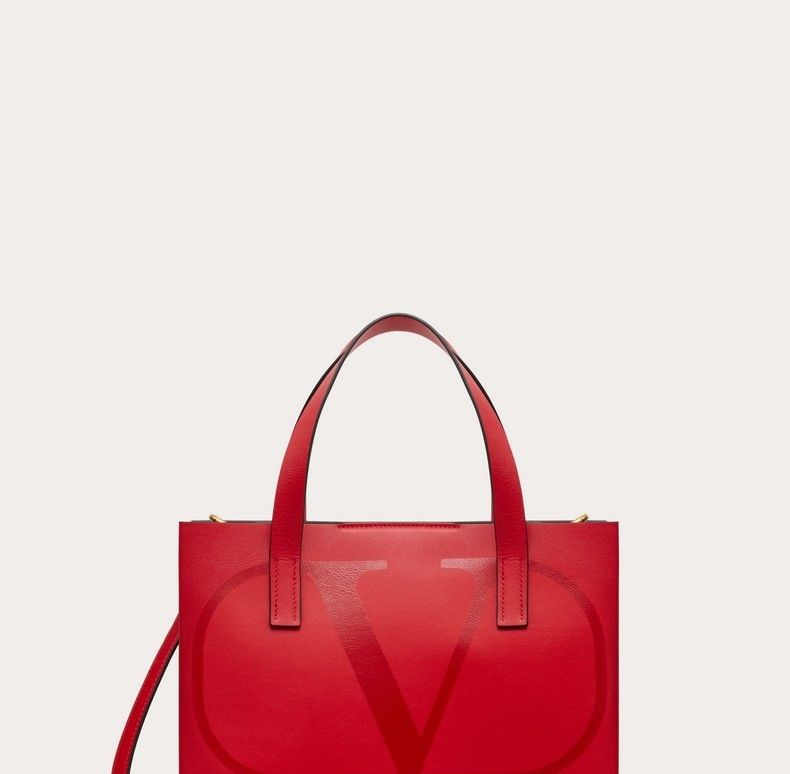 Handbag, Bag, Red, Product, Fashion accessory, Tote bag, Pink, Shoulder bag, Material property, Magenta, 