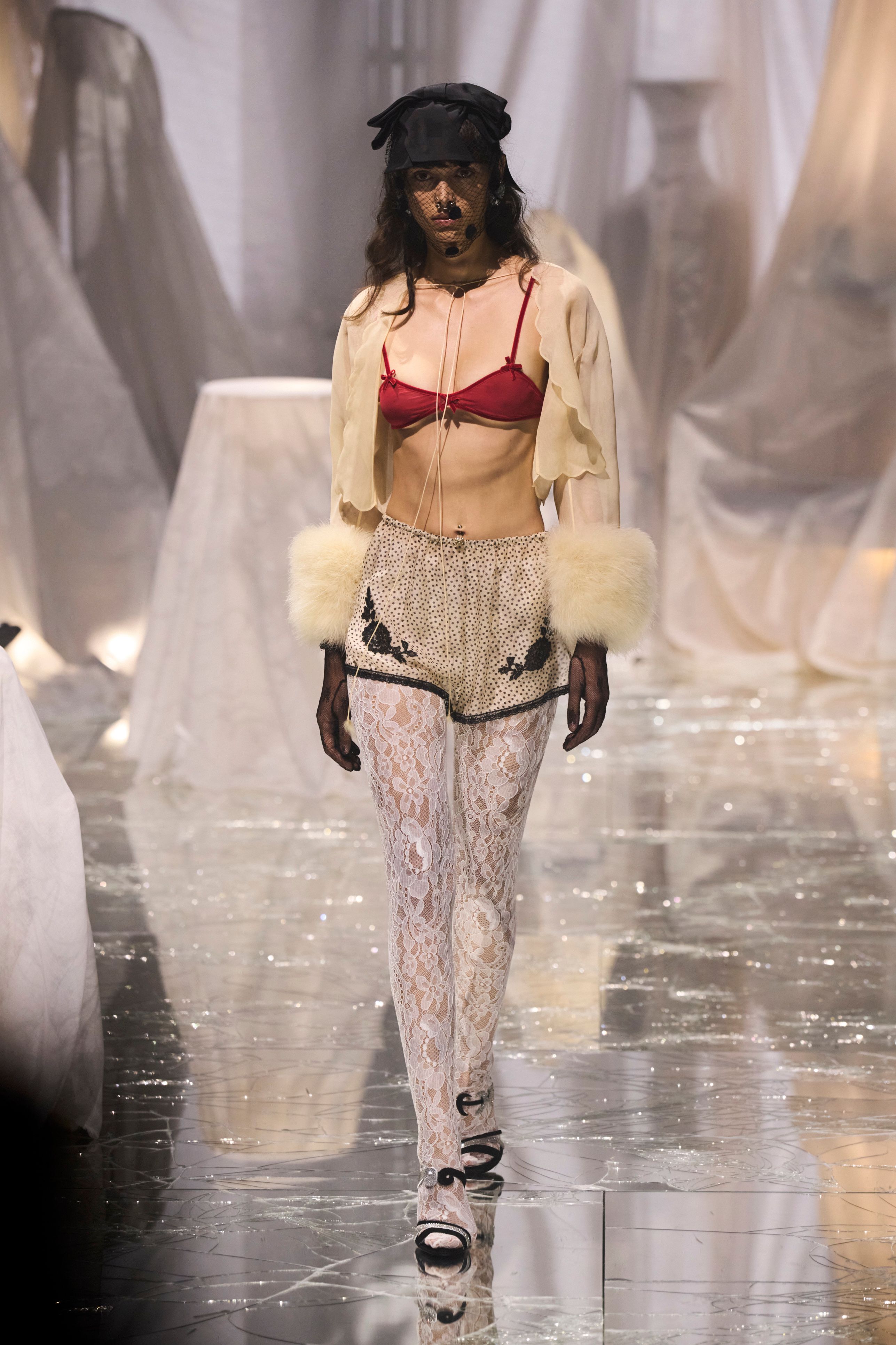 ヴァレンティノ(VALENTINO)」2025春夏コレクション ヴァレンティノ(VALENTINO)」2025春夏コレクション
