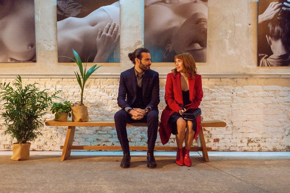 valeria l to r ibrahÍm al shami as adriÁn, diana gÓmez as valeria in episode 04 of valeria cr felipe hernÁndeznetflix © 2020