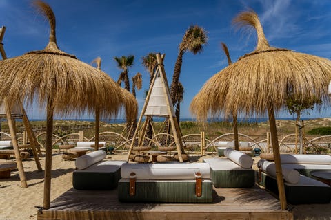 valhalla beach club, en véjer, cadiz
