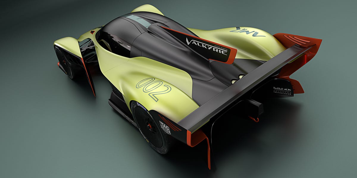 Aston Martin Valkyrie AMR Pro, Porsche Cayenne Turbo GT, Volvo