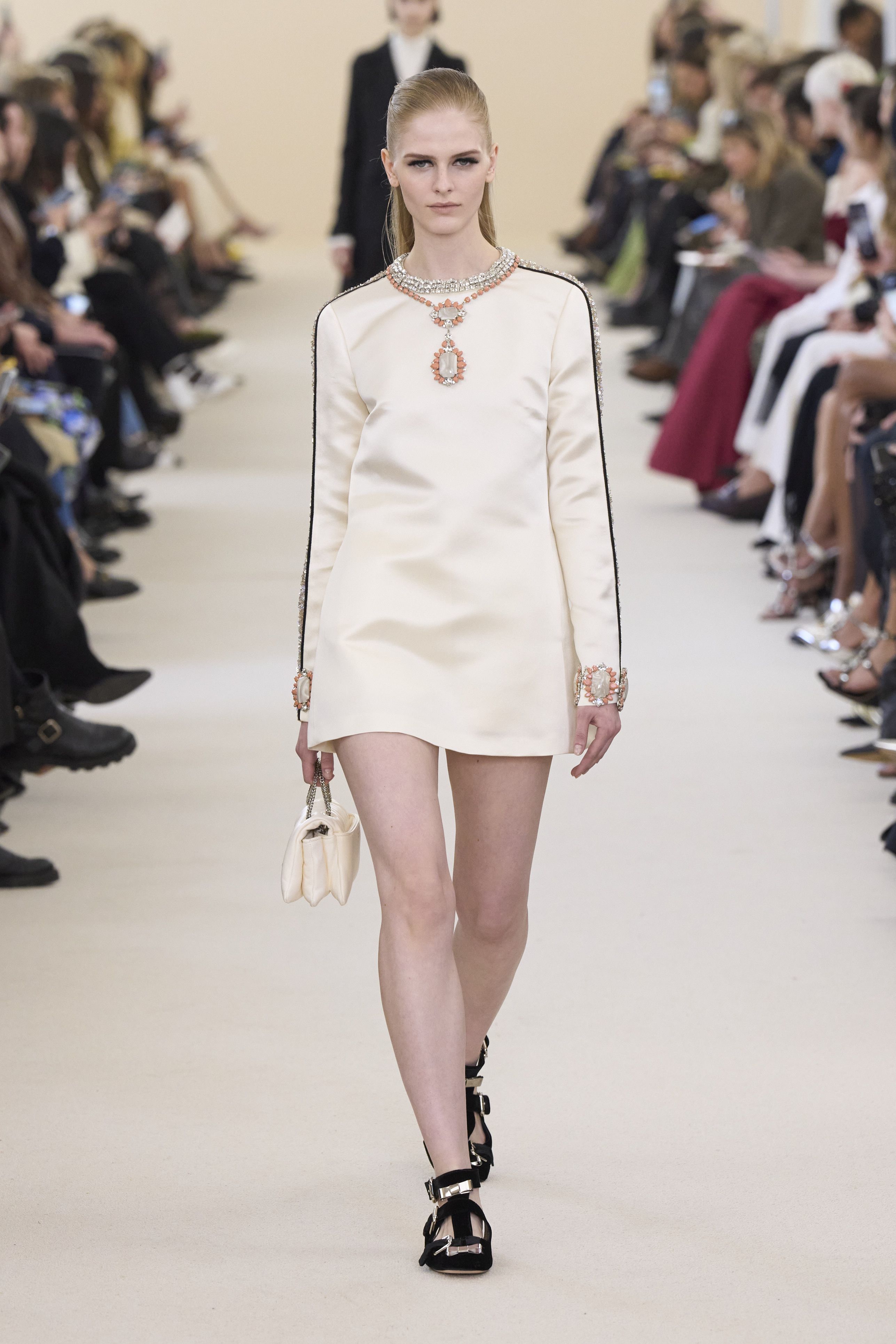 ジャンバティスタ ヴァリ（GIAMBATTISTA VALLI）2024-25秋冬