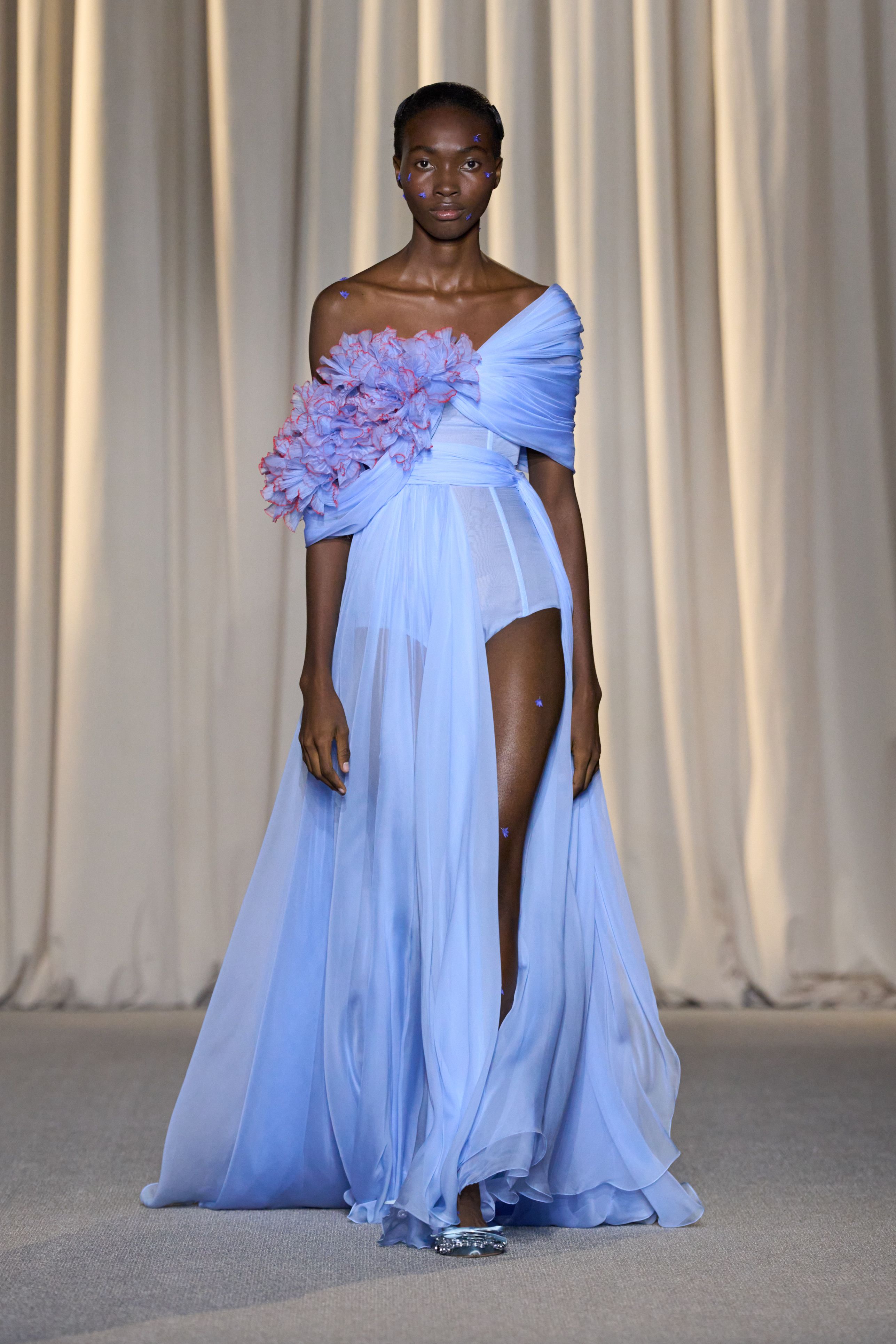 Maison Giambattista Valli (ジャンバティスタ ヴァリ )初のブライダルコレクション The “Love”  Collection を日本で発売 - ザ トリート ドレッシング｜ウエディングドレスのレンタル・購入