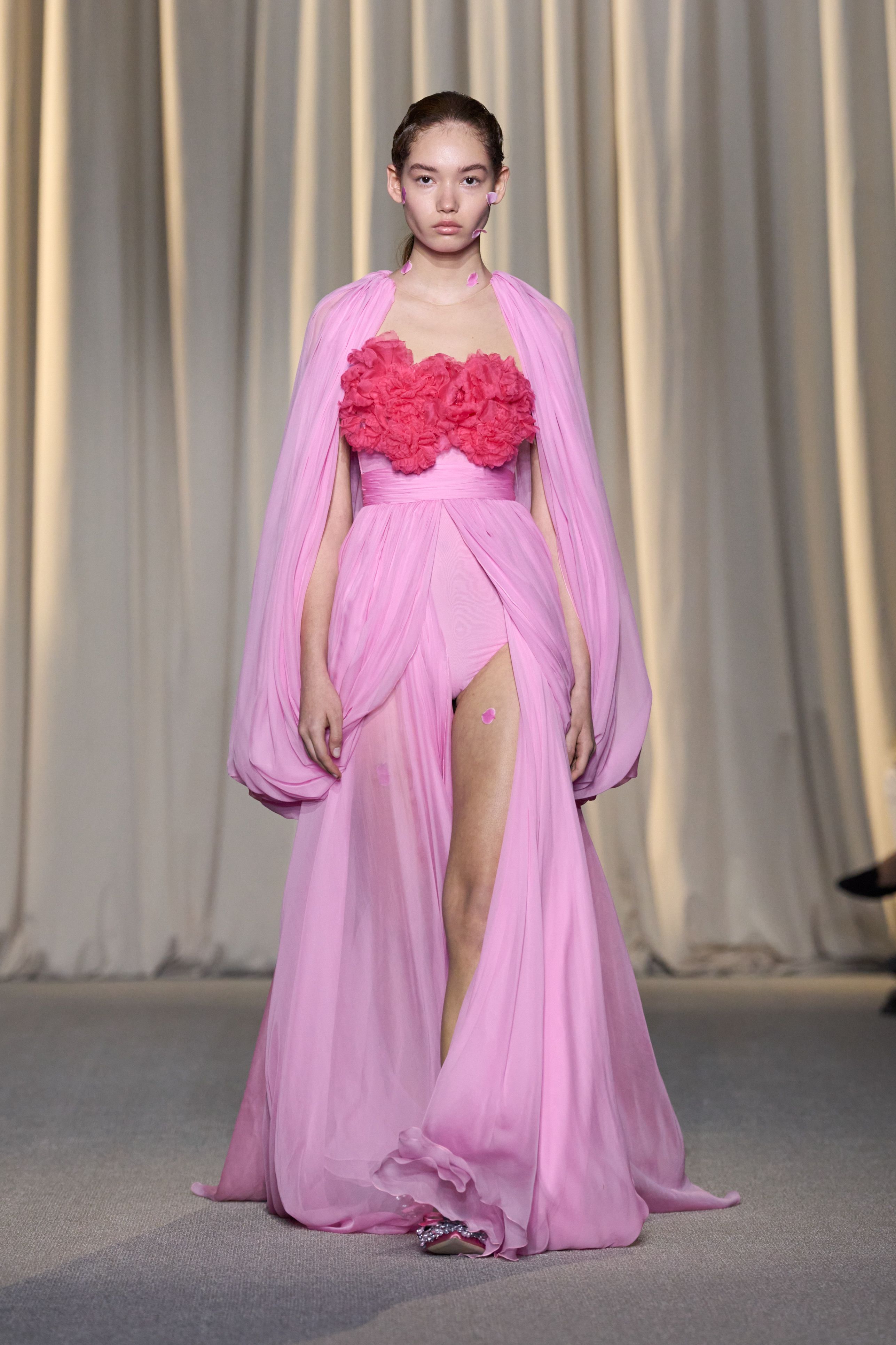 ジャンバティスタ ヴァリ（GIAMBATTISTA VALLI）2024-25秋冬