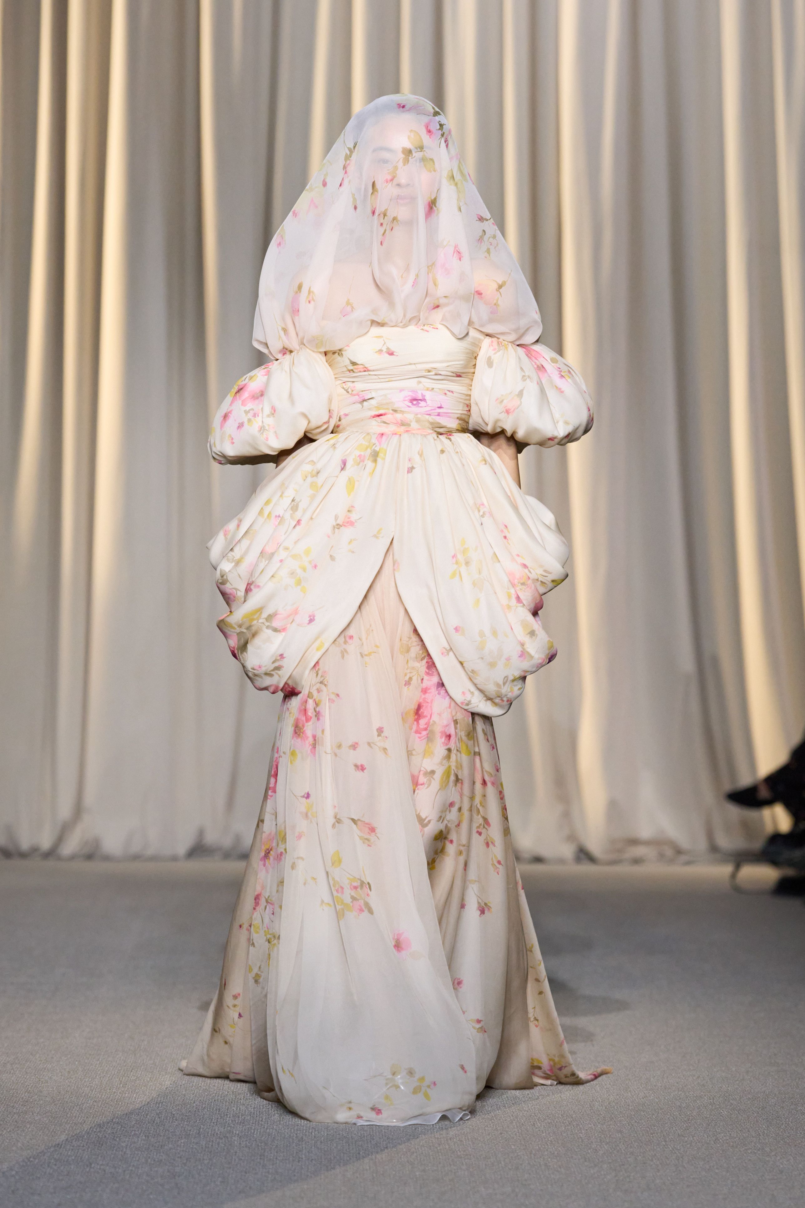 ジャンバティスタ ヴァリ（GIAMBATTISTA VALLI）2024-25秋冬