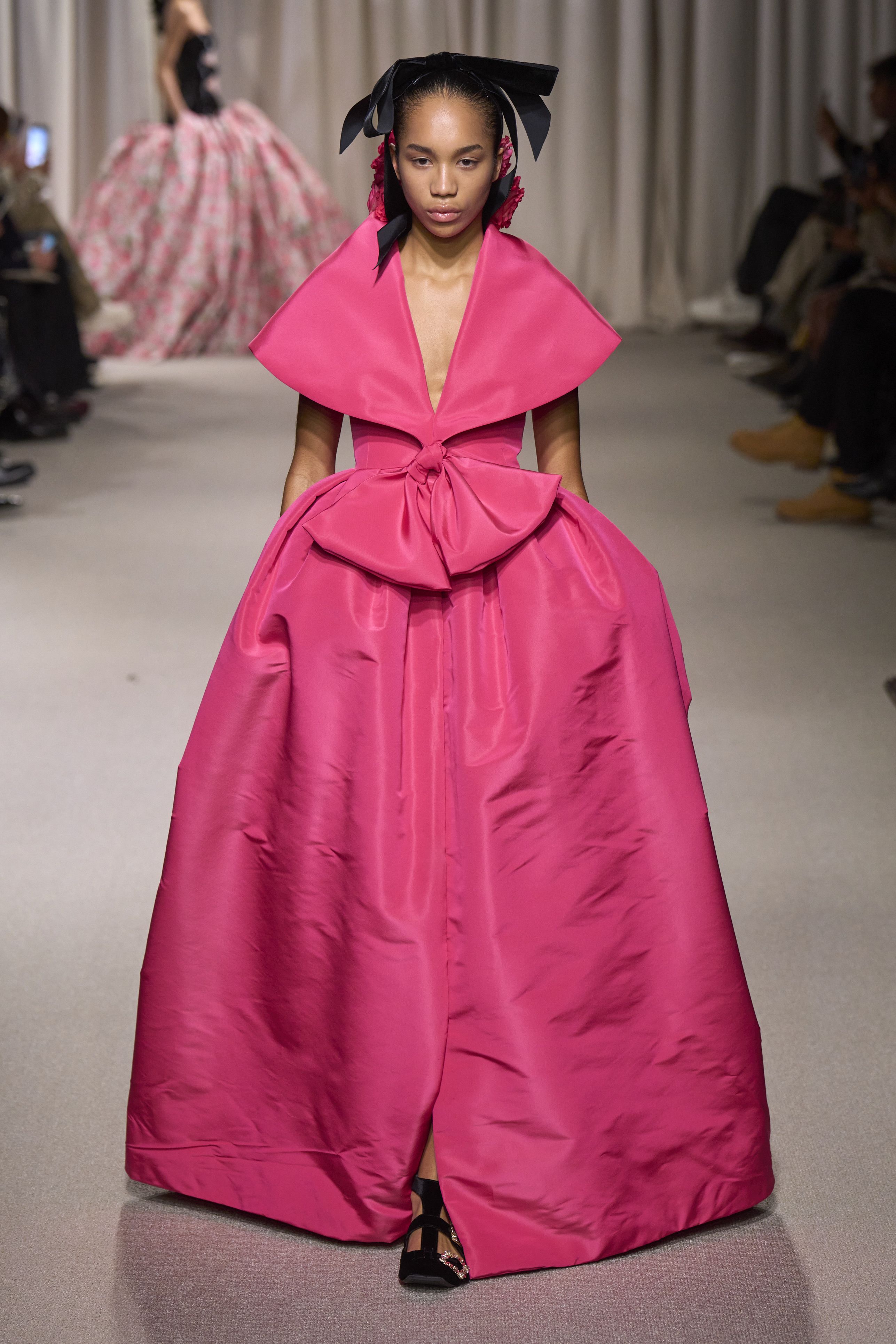ジャンバティスタ ヴァリ(GIAMBATTISTA VALLI)2024春夏 ジャンバティスタ ヴァリ(GIAMBATTISTA VALLI)2024春夏