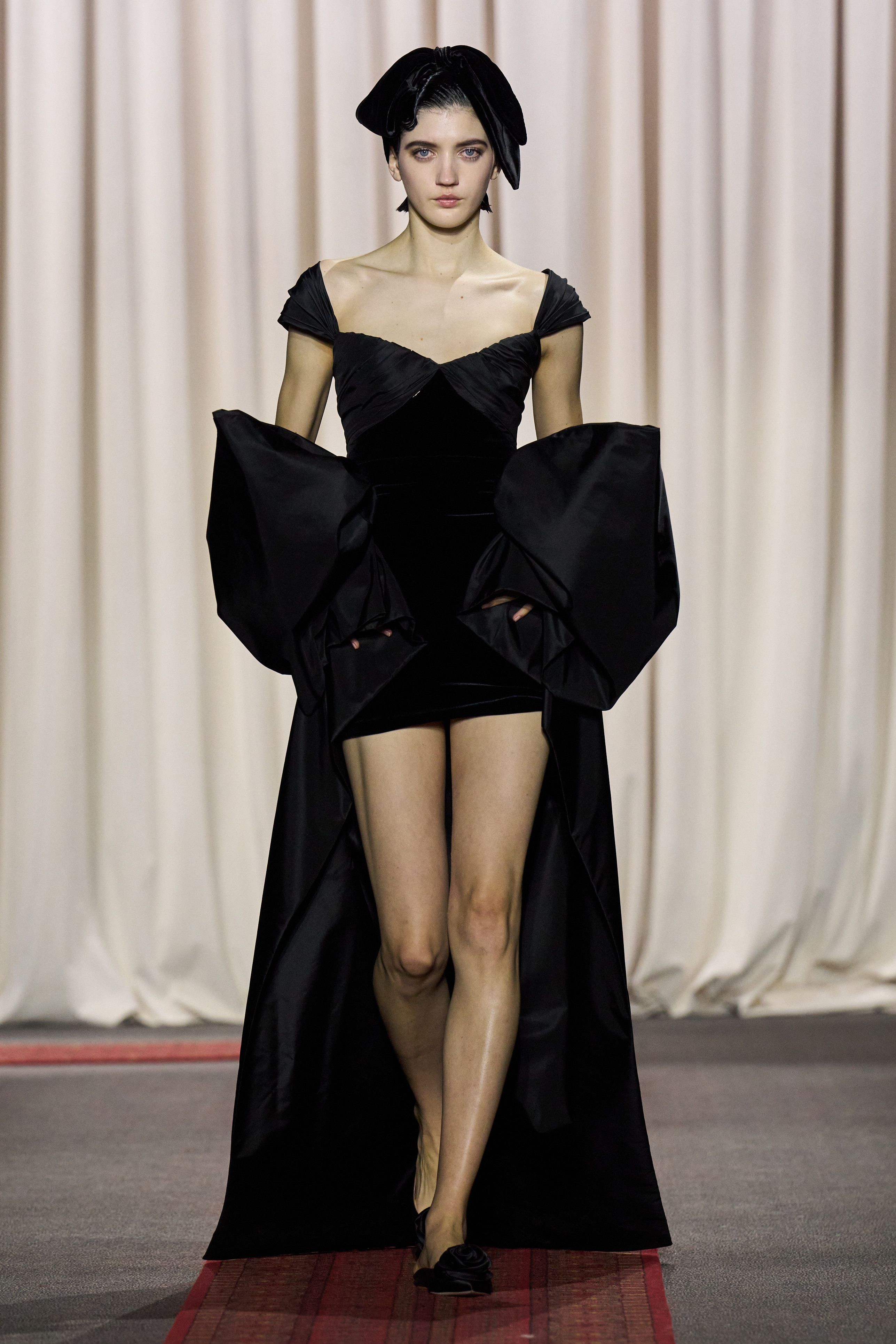ジャンバティスタ ヴァリ（GIAMBATTISTA VALLI）2024-25秋冬