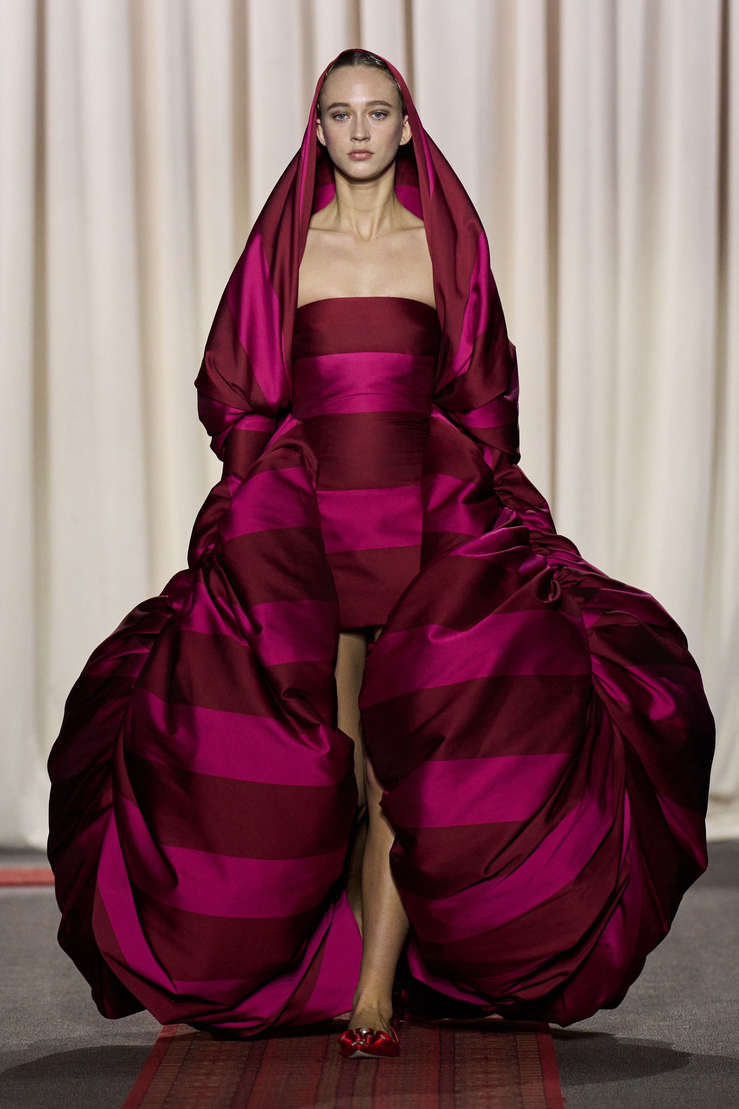 ジャンバティスタ ヴァリ（GIAMBATTISTA VALLI）2024-25秋冬