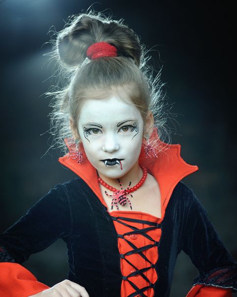V - Girls Dark Vampire Costume
