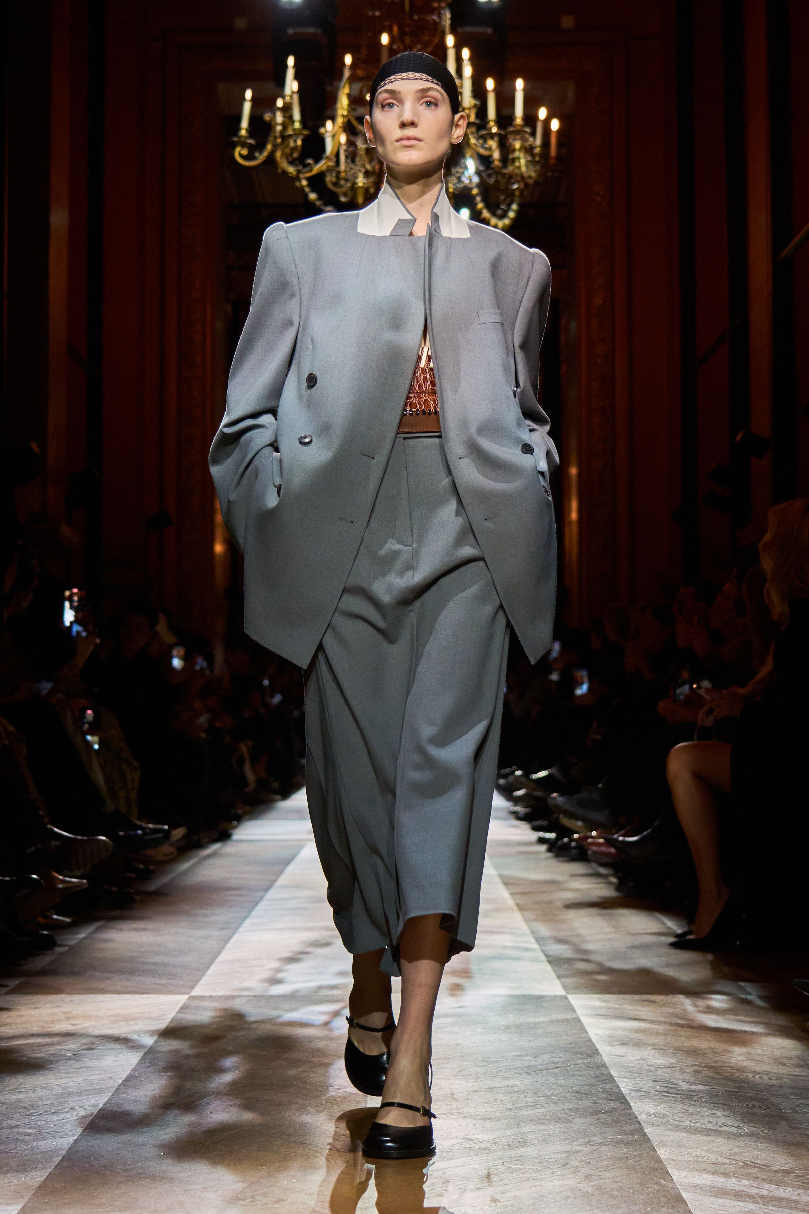 ドリス ヴァン ノッテン（Dries Van Noten）2025-26秋冬