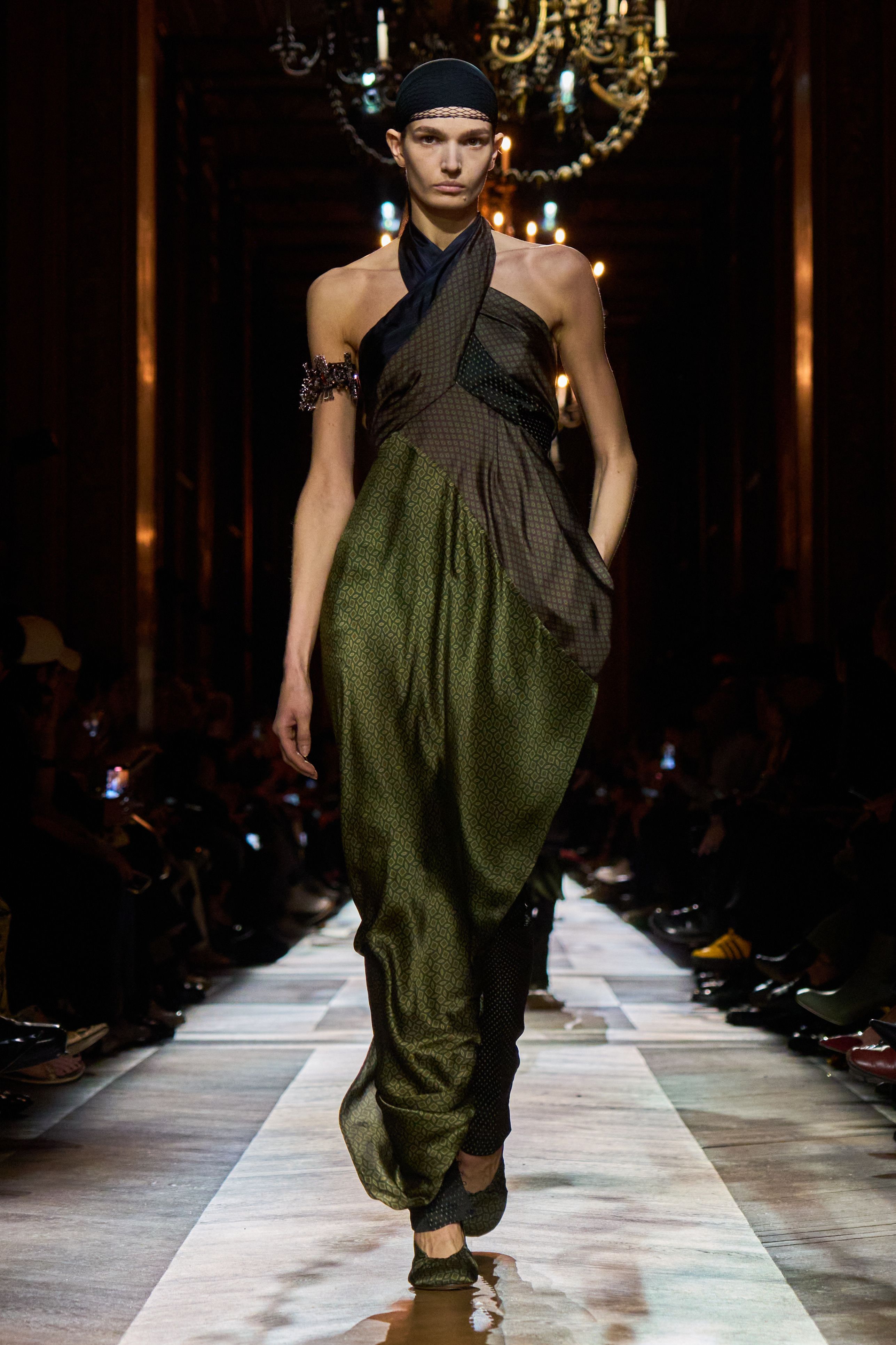 ドリス ヴァン ノッテン（Dries Van Noten）2025-26秋冬