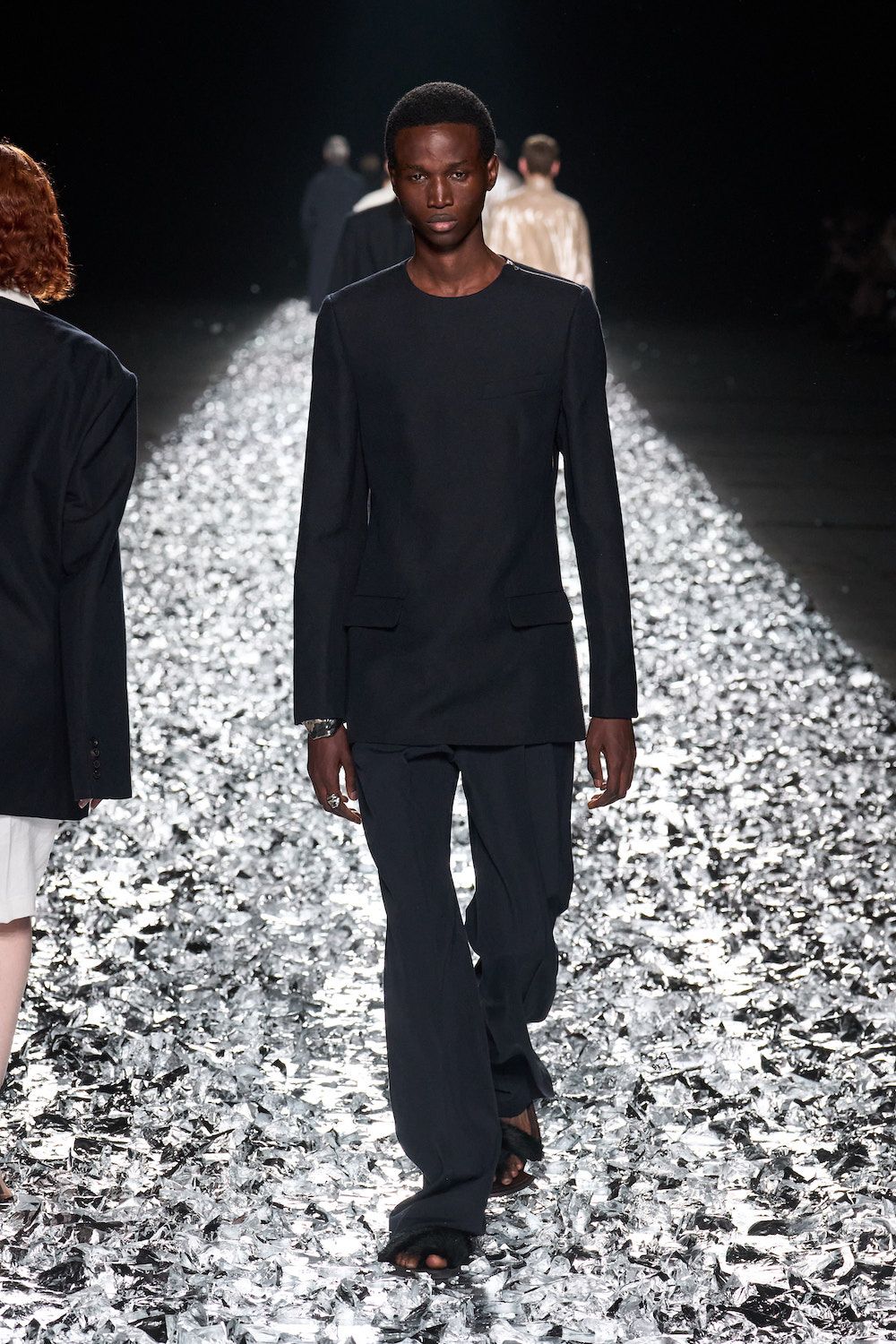 【更なる前進へ】Dries Van Noten テックツイルパーカ ドリス ヴァン ノッテン DRIES VAN NOTEN DRIES VAN NOTEN