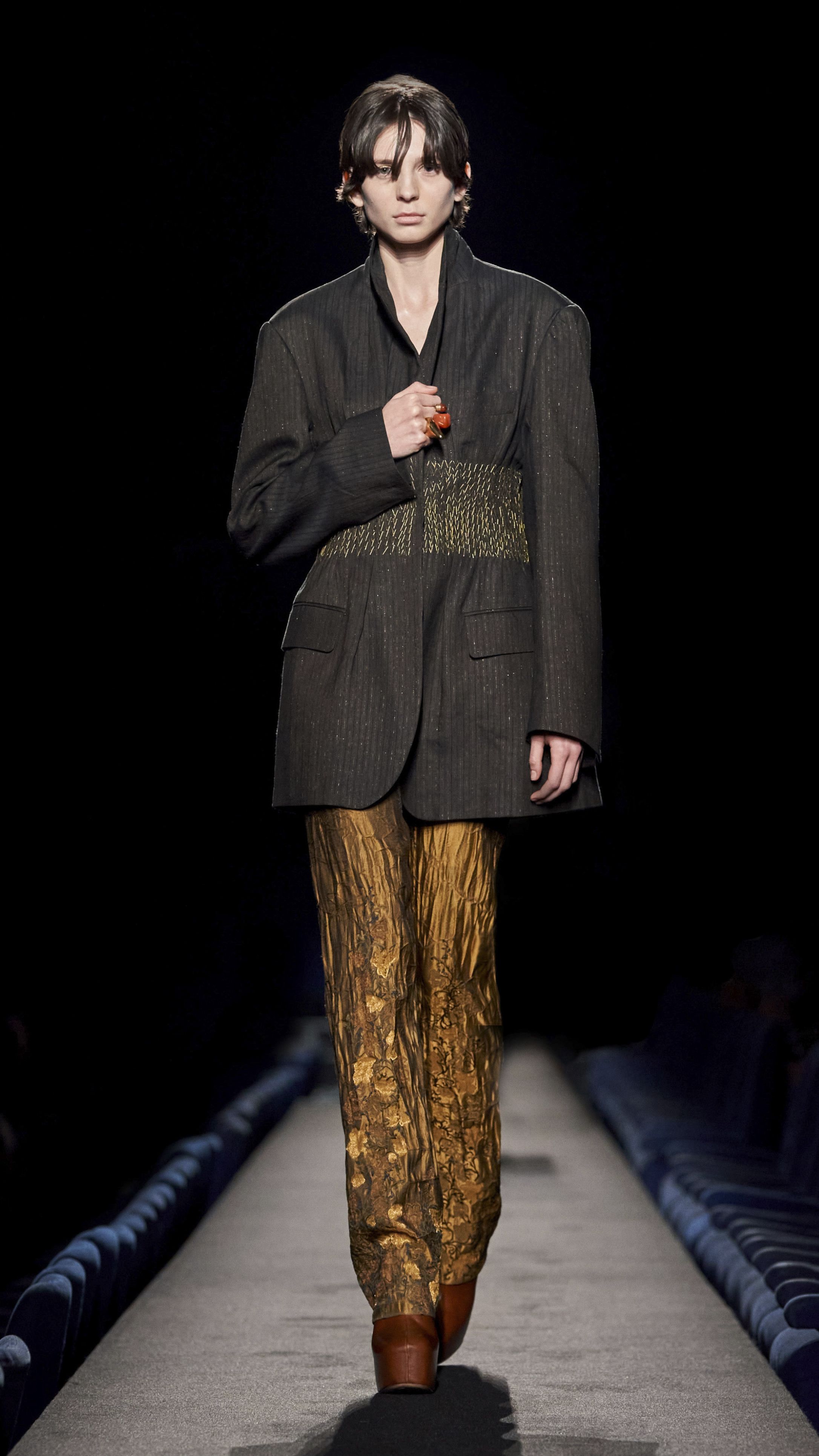ドリス ヴァン ノッテン（DRIES VAN NOTEN）2023秋冬