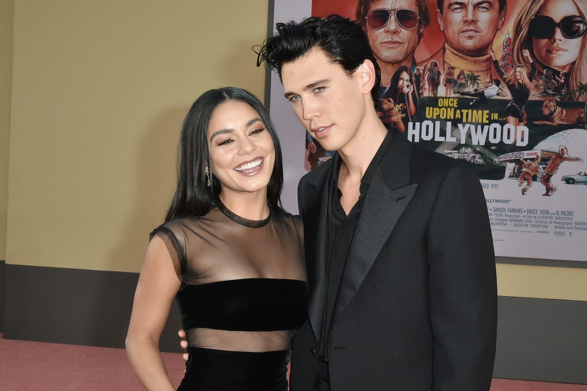 Vanessa Hudgens reageert op ex Austin Butlers Elvis-stem