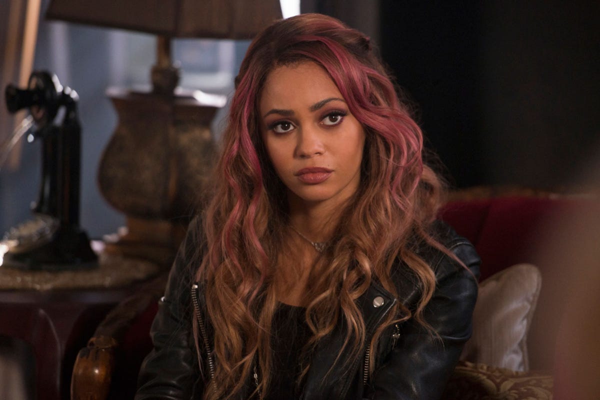 Vanessa Morgan Revealed That Shes Paid Less That Her Riverdale Costars 