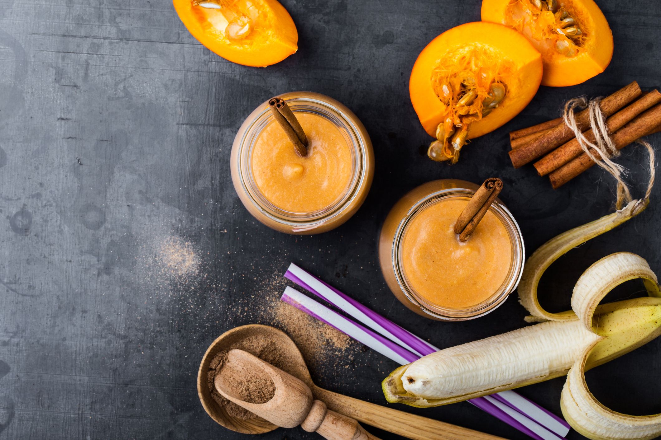 https://hips.hearstapps.com/hmg-prod/images/vanilla-pumpkin-pie-healthy-protein-smootie-1641845617.jpg