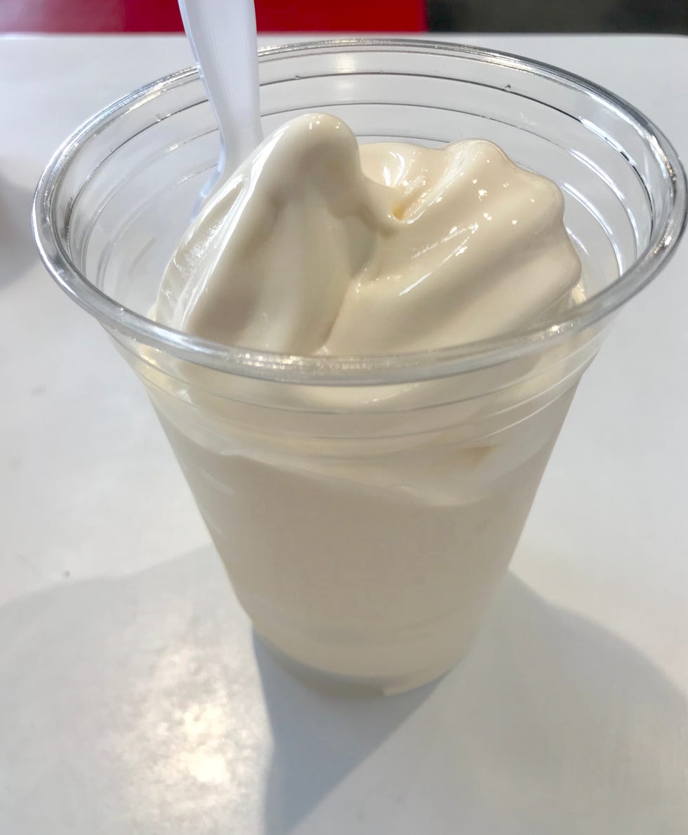Food, Crème fraîche, Sour cream, Cream, Dairy, Lactose, Drink, Ingredient, Milkshake, Cuisine, 