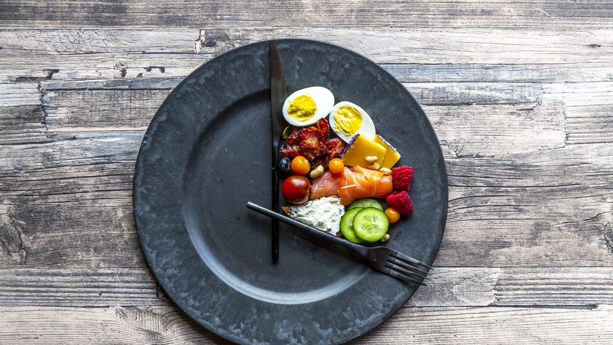 Intermittent Fasting for Beginners: Stages, Benefits & Side