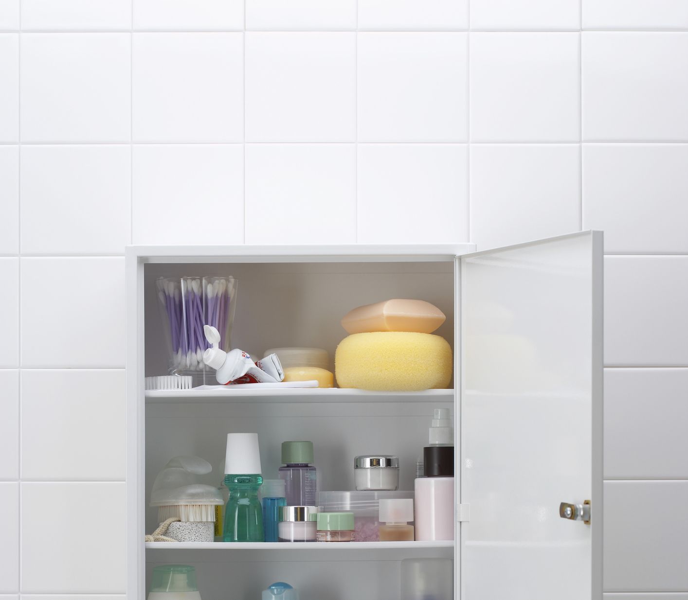 15 Ideas for a Clutter-Free Medicine Cabinet Clutter-Free Medicine Cabinet
