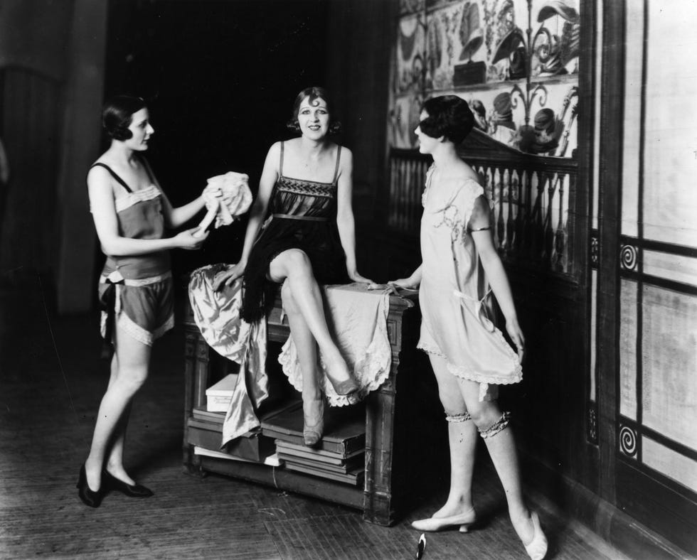 1920s women's shop flapper fashion