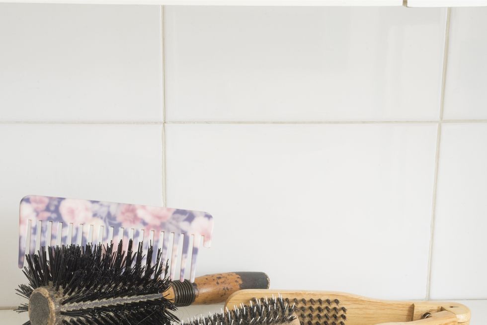 various types of hair brushes