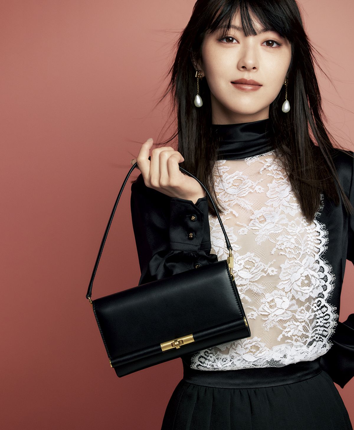 浜辺美波が着こなすドルチェ&ガッバーナ 春夏最新コレクション 浜辺美波が着こなすドルチェ&ガッバーナ 春夏最新コレクション