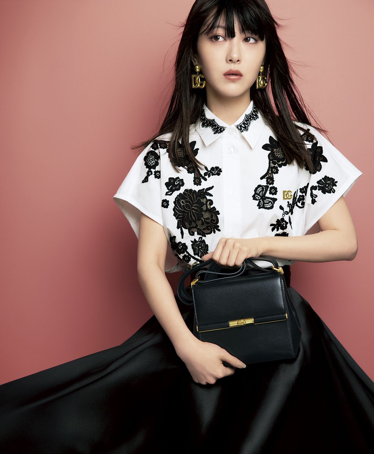 浜辺美波が着こなすドルチェ&ガッバーナ 春夏最新コレクション 浜辺美波が着こなすドルチェ&ガッバーナ 春夏最新コレクション