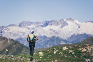 un corredor en el val d aran by utmb