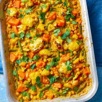 vegan korma traybake