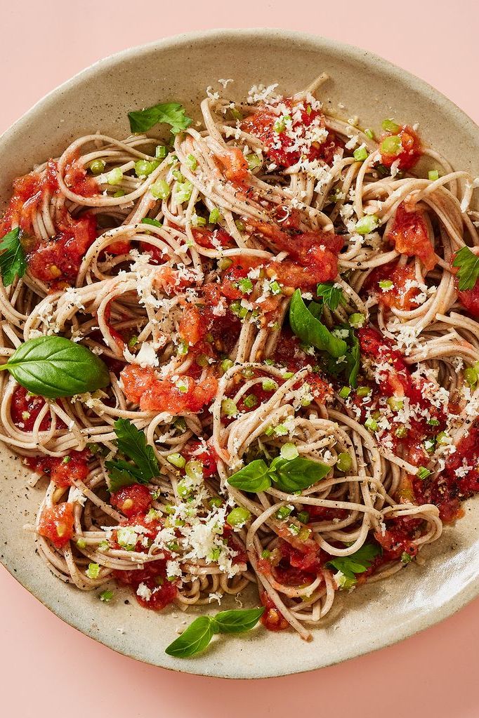 no cook tomato sauce with spaghetti