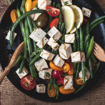 vegan meal, cooking green beans salad with grilled tofu