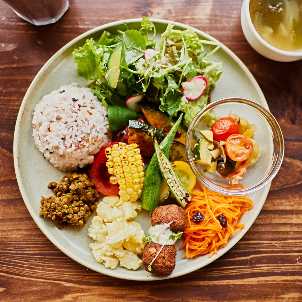 vegan plate lunch with organic vegetables