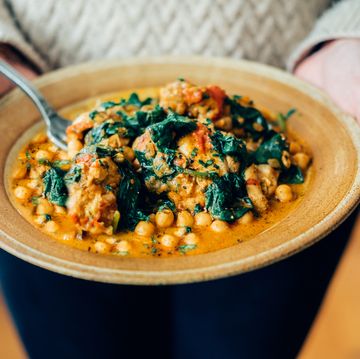 chickpea and spinach curry with tomatoes and spices