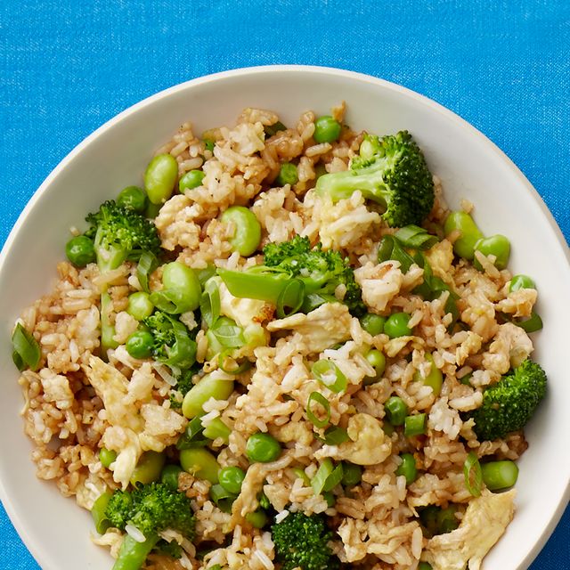 https://hips.hearstapps.com/hmg-prod/images/vegetable-fried-rice-1585241764.jpg?crop=0.680xw:0.722xh;0.163xw,0.116xh&resize=640:*