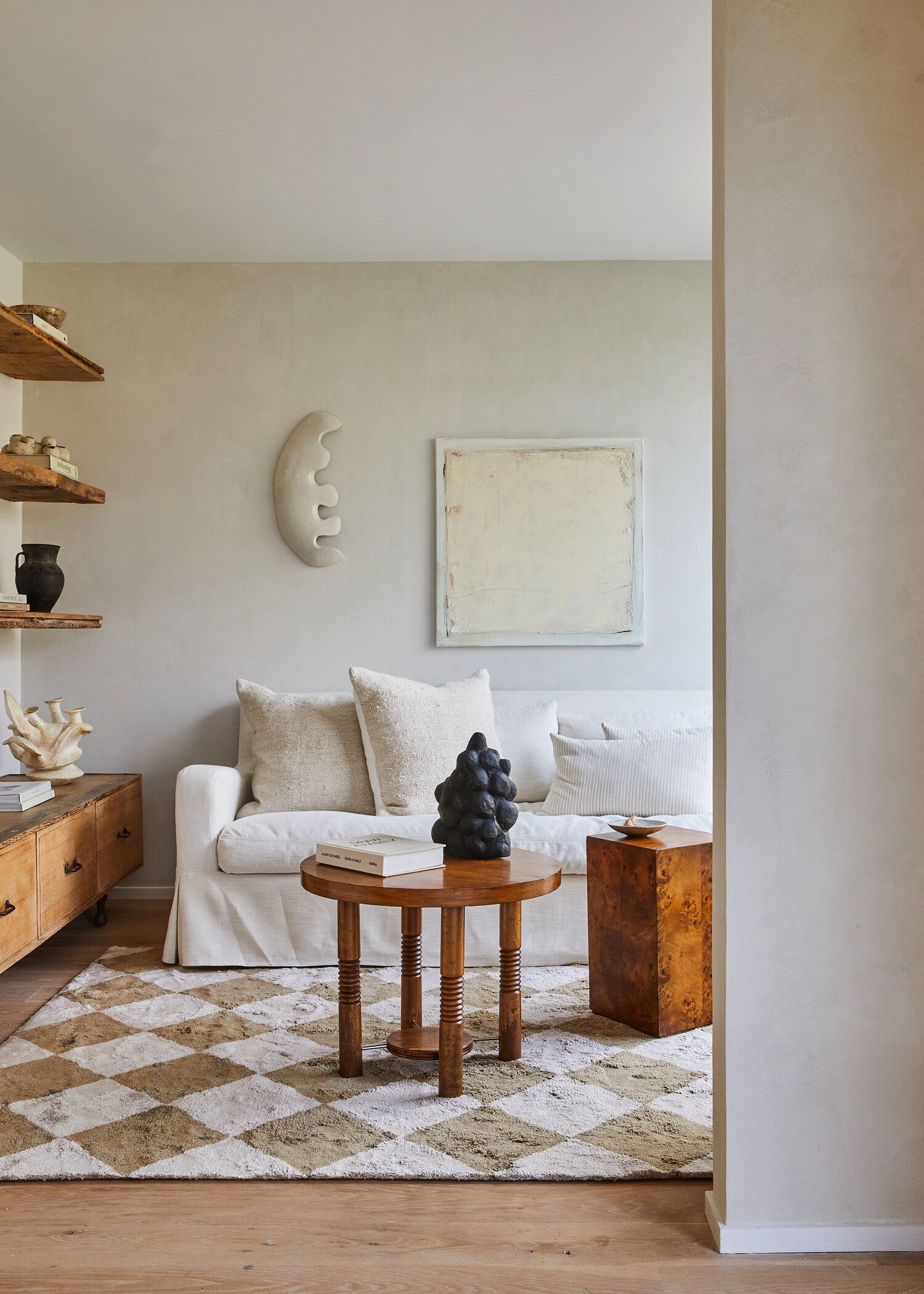 A Designer Guide to Venetian Plaster and Textured Paint Finishes