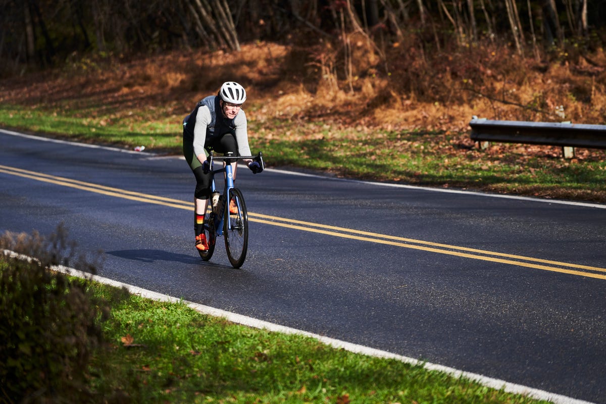 tara riding a descent