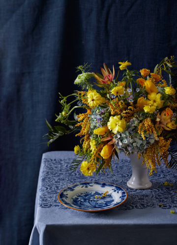 blue flower arrangements