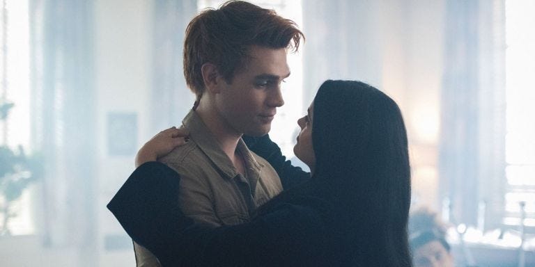 Riverdale Season 2 Episode 1 Review - Riverdale A Kiss Before